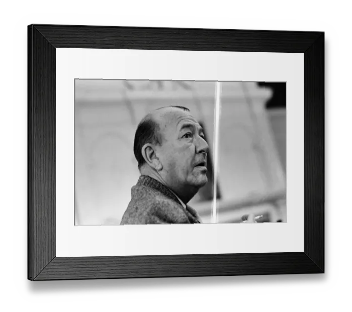 Framed Print : Noel Coward Reception for cast members in Manchester where he celebrates two Framed Print : Noel Coward Reception for cast members in Manchester where he celebrates two