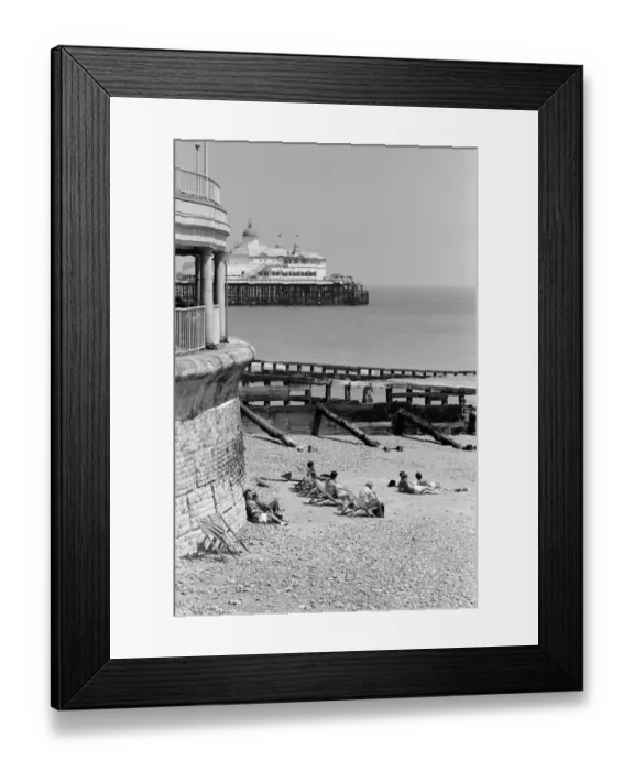 Framed Print : Holidaymakers enjoying themselves at Eastbourne, East Sussex, during the summer of 1976