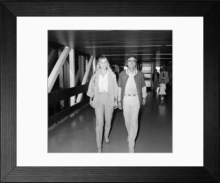 Framed Print : Des O Connor arriving at Heathrow Airport from Australia with his girlfriend Jay Framed Print : Des O Connor arriving at Heathrow Airport from Australia with his girlfriend Jay
