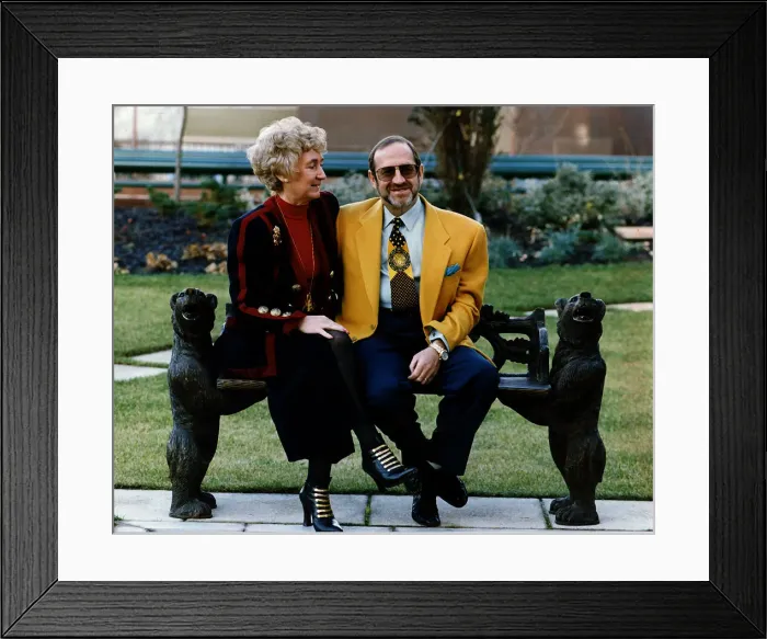 Framed Print : Gerald and Vera Weisfeld who raise charity money in Scotland for causes in Israel Framed Print : Gerald and Vera Weisfeld who raise charity money in Scotland for causes in Israel