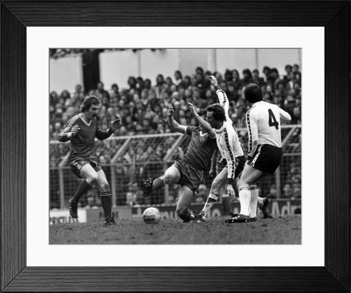 Framed Print : Tottenham Hotspur 1-2 Middlesbrough, Division One match at White Hart Lane