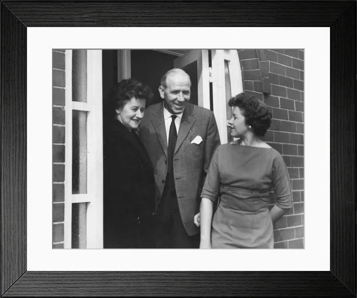 Framed Print : Matt Busby, Manchester United Manager, delighted to be back home in Chorlton-cum-Hardy Framed Print : Matt Busby, Manchester United Manager, delighted to be back home in Chorlton-cum-Hardy