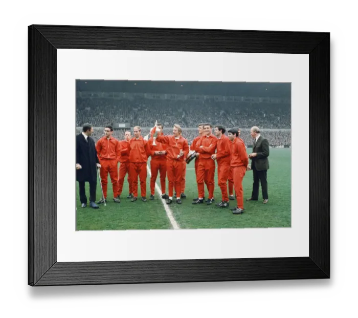 Framed Print : The 1966-67 season was Manchester Uniteds 65th season in the Football League Framed Print : The 1966-67 season was Manchester Uniteds 65th season in the Football League