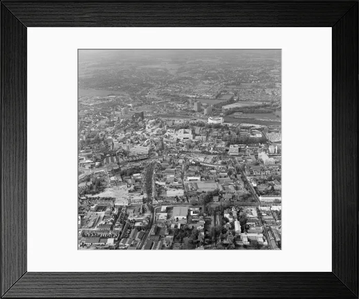 Framed Print : Aerial views of Reading, Berkshire. 26th October 1976 Framed Print : Aerial views of Reading, Berkshire. 26th October 1976