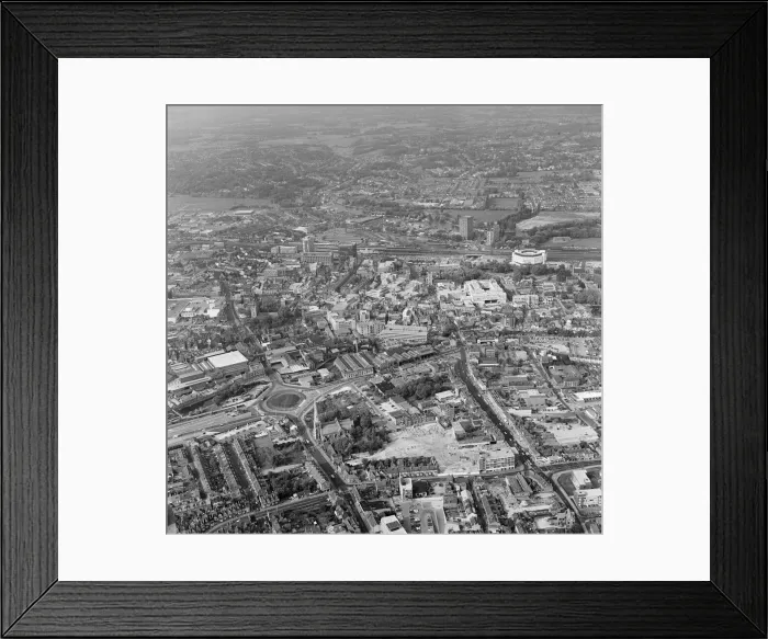 Framed Print : Aerial views of Reading, Berkshire. 26th October 1976 Framed Print : Aerial views of Reading, Berkshire. 26th October 1976