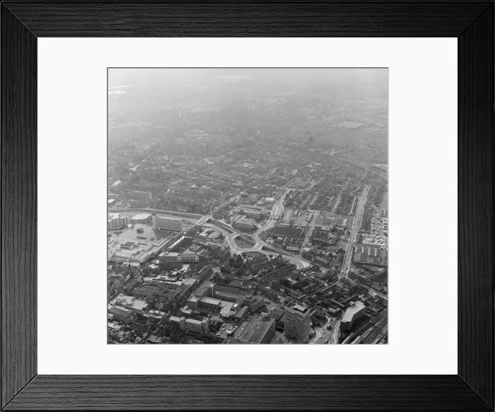 Framed Print : Aerial views of Reading, Berkshire. 26th October 1976 Framed Print : Aerial views of Reading, Berkshire. 26th October 1976