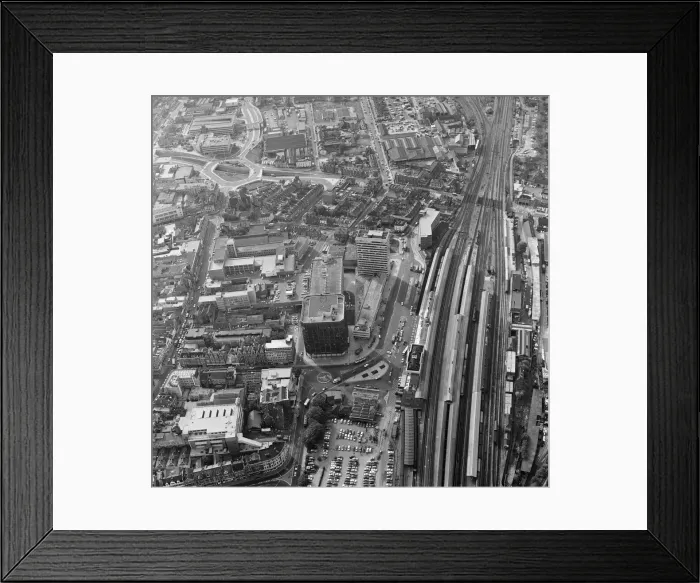 Framed Print : Aerial views of Reading, Berkshire. 26th October 1976 Framed Print : Aerial views of Reading, Berkshire. 26th October 1976