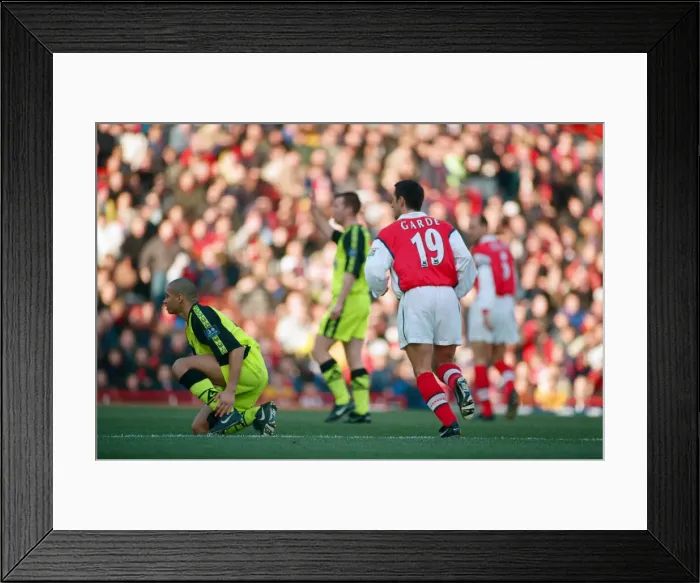 Framed Print : Arsenal v Sheffield United. THe FA cup fifth round. 13th February 1999 Framed Print : Arsenal v Sheffield United. THe FA cup fifth round. 13th February 1999