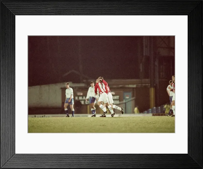 Framed Print : Bury v Sheffield United. Nationwide Division 1. Final score 3-3. 11th December 1998