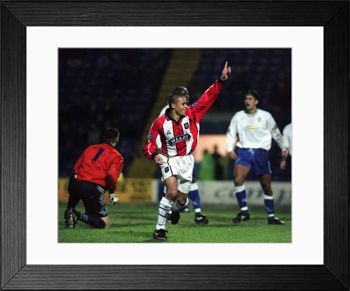 Framed Print : Curtis Woodhouse, of Sheffield United celebrates after scoring the first goal of match Framed Print : Curtis Woodhouse, of Sheffield United celebrates after scoring the first goal of match