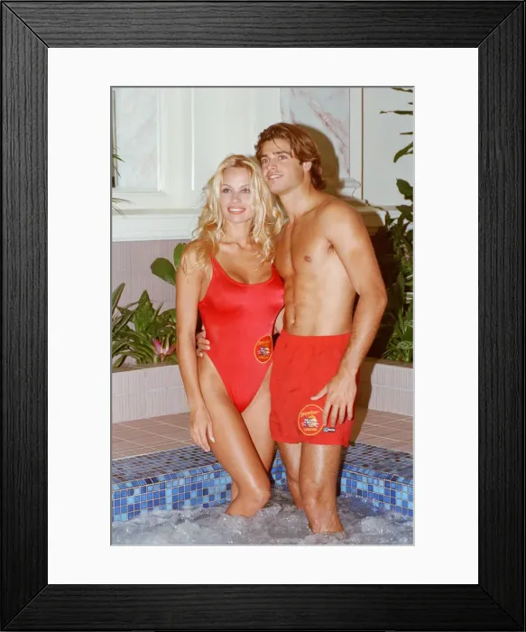 Framed Print : Baywatch stars in a photocall, in London, for the TV series now appearing Framed Print : Baywatch stars in a photocall, in London, for the TV series now appearing