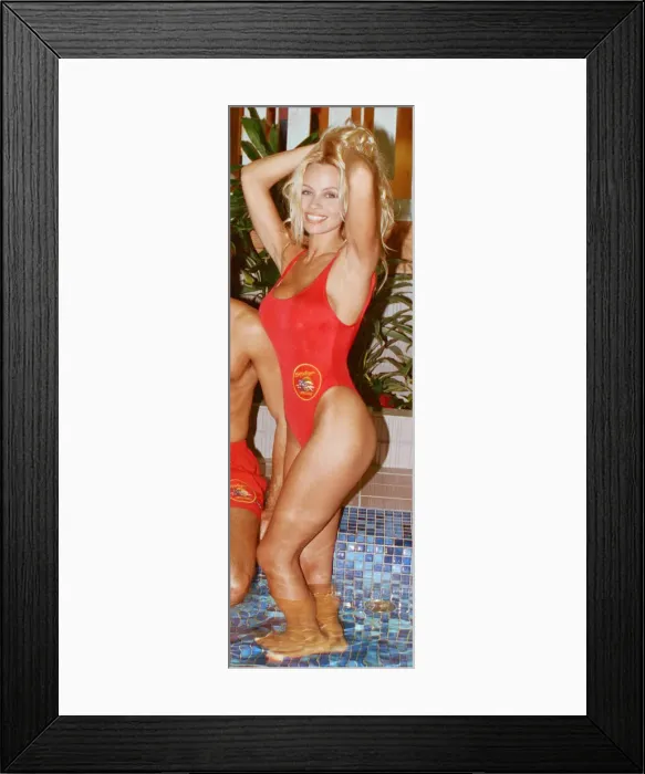 Framed Print : Baywatch stars in a photocall, in London, for the TV series now appearing Framed Print : Baywatch stars in a photocall, in London, for the TV series now appearing
