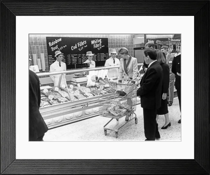 Framed Print : Princess Diana, The Princess of Wales, takes a shopping trolley around Tesco at Southport Framed Print : Princess Diana, The Princess of Wales, takes a shopping trolley around Tesco at Southport