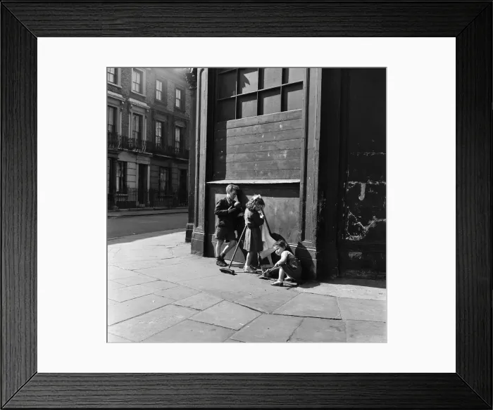 Framed Print : Clarendon Crescent Paddington, London. 25th April 1955