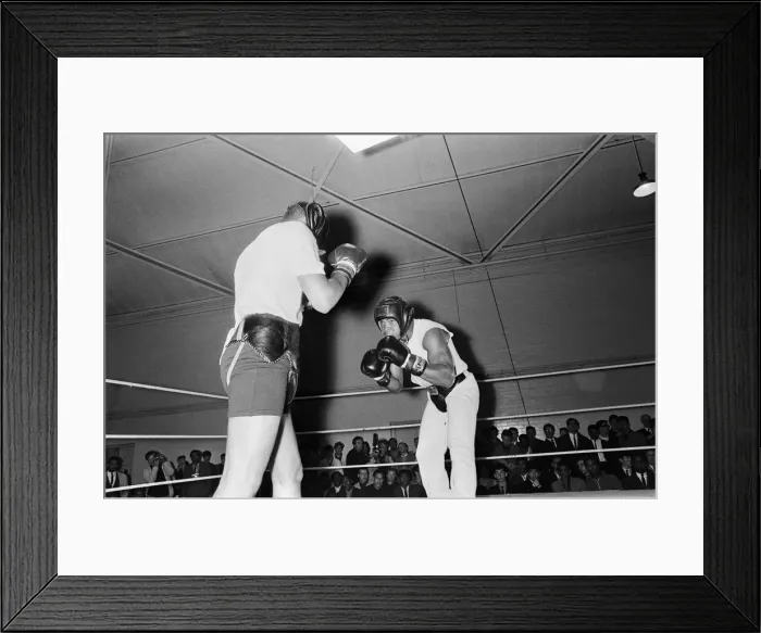 Framed Print : Cassius Clay (Muhammad Ali) training in White City ahead of his fight with British Framed Print : Cassius Clay (Muhammad Ali) training in White City ahead of his fight with British