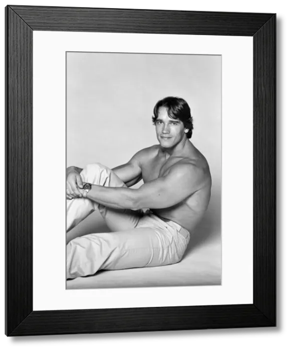 Framed Print : Arnold Schwarzenegger photo shoot. 25th September 1977 Framed Print : Arnold Schwarzenegger photo shoot. 25th September 1977