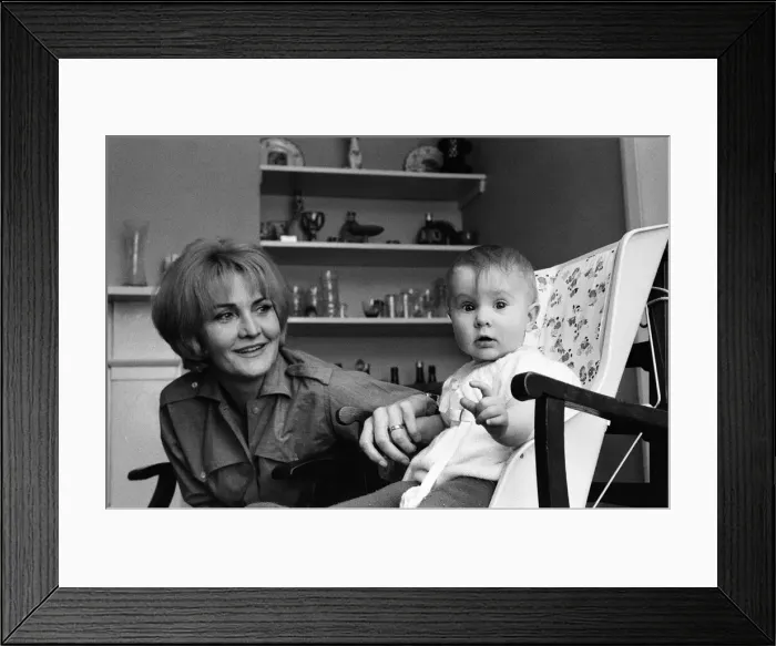 Framed Print : Actress Sheila Hancock with her baby daughter Melanie Jane. 14th March 1965 Framed Print : Actress Sheila Hancock with her baby daughter Melanie Jane. 14th March 1965