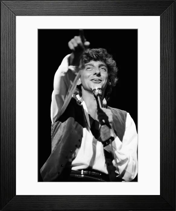 Framed Print : Barry Manilow in concert at Blenhiem Palace. 28th August 1983 Framed Print : Barry Manilow in concert at Blenhiem Palace. 28th August 1983