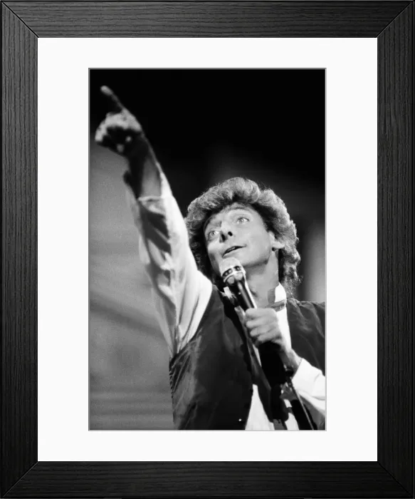 Framed Print : Barry Manilow in concert at Blenhiem Palace. 28th August 1983 Framed Print : Barry Manilow in concert at Blenhiem Palace. 28th August 1983