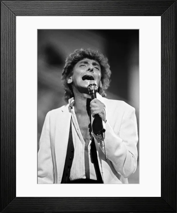Framed Print : Barry Manilow in concert at Blenhiem Palace. 28th August 1983 Framed Print : Barry Manilow in concert at Blenhiem Palace. 28th August 1983