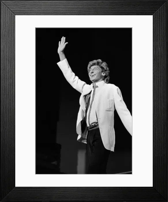 Framed Print : Barry Manilow in concert at Blenhiem Palace. 28th August 1983 Framed Print : Barry Manilow in concert at Blenhiem Palace. 28th August 1983