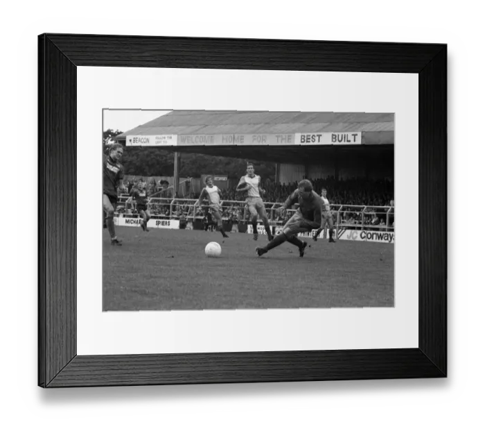 Framed Print : English League Division Three match at Home Park. Plymouth Argyle 0 -1 Reading Framed Print : English League Division Three match at Home Park. Plymouth Argyle 0 -1 Reading