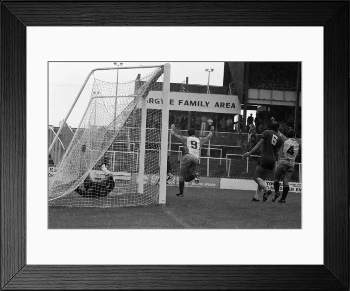 Framed Print : English League Division Three match at Home Park. Plymouth Argyle 0 -1 Reading