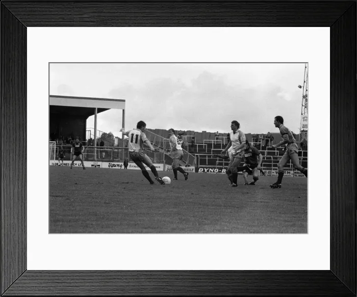 Framed Print : English League Division Three match at Home Park. Plymouth Argyle 0 -1 Reading Framed Print : English League Division Three match at Home Park. Plymouth Argyle 0 -1 Reading