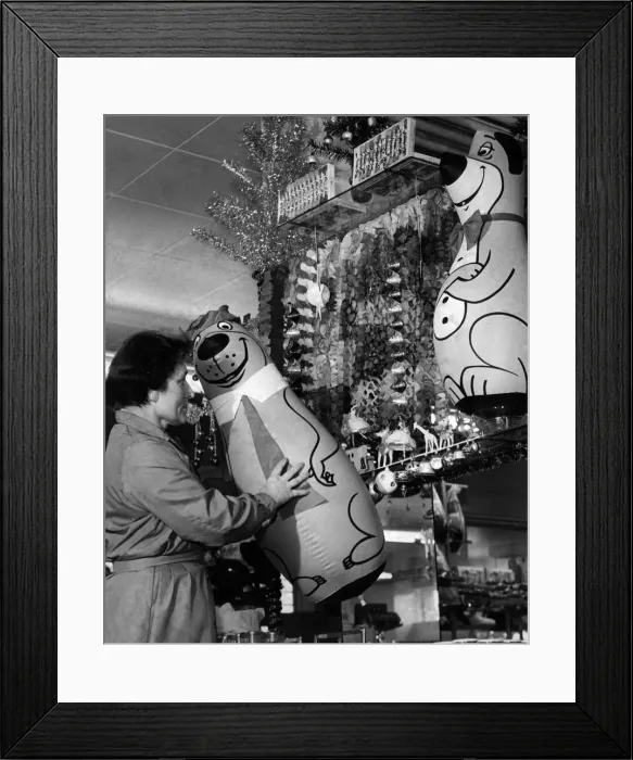 Framed Print : Shop in Liverpool, Merseyside. With Christmas not so far away
