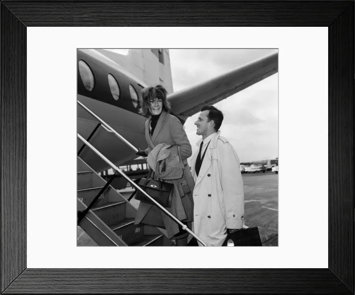 Framed Print : Vanessa Redgrave and her husband Tony Richardson at LAP leaving for Gibraltar Framed Print : Vanessa Redgrave and her husband Tony Richardson at LAP leaving for Gibraltar