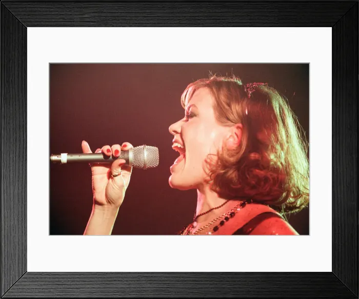 Framed Print : Catatonia in concert at the Great Hall, Cardiff University, Students Union, Cardiff