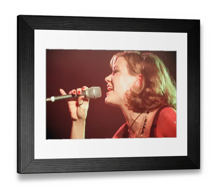 Framed Print : Catatonia in concert at the Great Hall, Cardiff University, Students Union, Cardiff