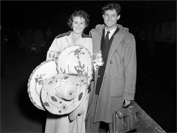 Actress Joan Plowright and her husband Roger Gage return from SAF. 3rd October 1952