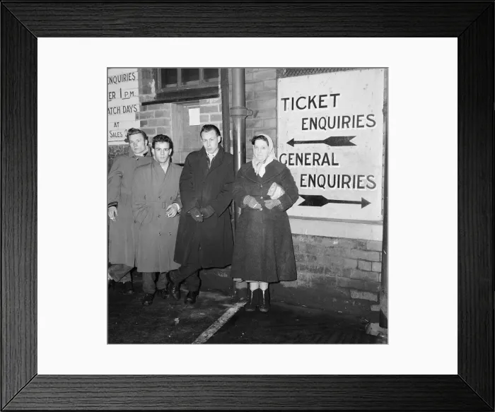 Framed Print : Fans queue at Old Trafford for tickets to see Manchester United verses Sheffield Framed Print : Fans queue at Old Trafford for tickets to see Manchester United verses Sheffield