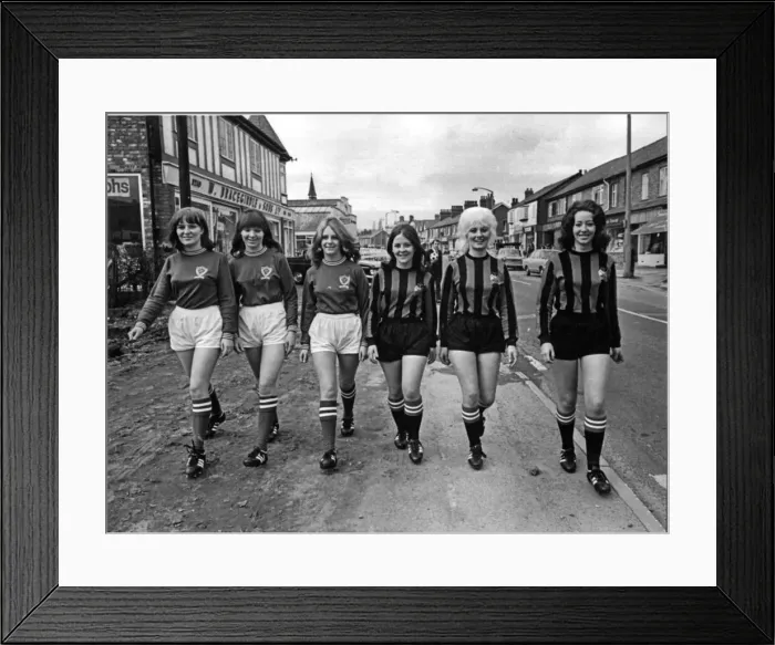 Framed Print : Manchester City and Leicester City Cup final football strip Framed Print : Manchester City and Leicester City Cup final football strip