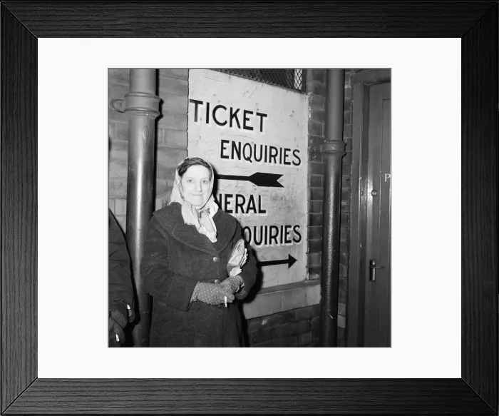 Framed Print : Fans queue at Old Trafford for tickets to see Manchester United verses Sheffield Framed Print : Fans queue at Old Trafford for tickets to see Manchester United verses Sheffield