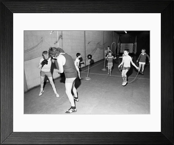 Framed Print : Stockton Amateur Boxing Club, Stockton, County Durham, North East England, 1975 Framed Print : Stockton Amateur Boxing Club, Stockton, County Durham, North East England, 1975