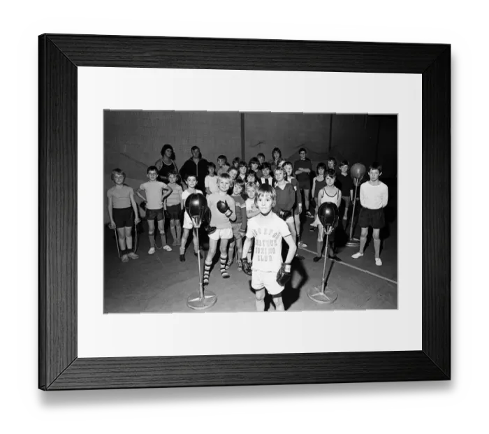 Framed Print : Stockton Amateur Boxing Club, Stockton, County Durham, North East England, 1975 Framed Print : Stockton Amateur Boxing Club, Stockton, County Durham, North East England, 1975