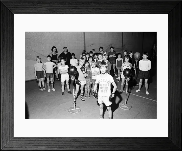 Framed Print : Stockton Amateur Boxing Club, Stockton, County Durham, North East England, 1975 Framed Print : Stockton Amateur Boxing Club, Stockton, County Durham, North East England, 1975