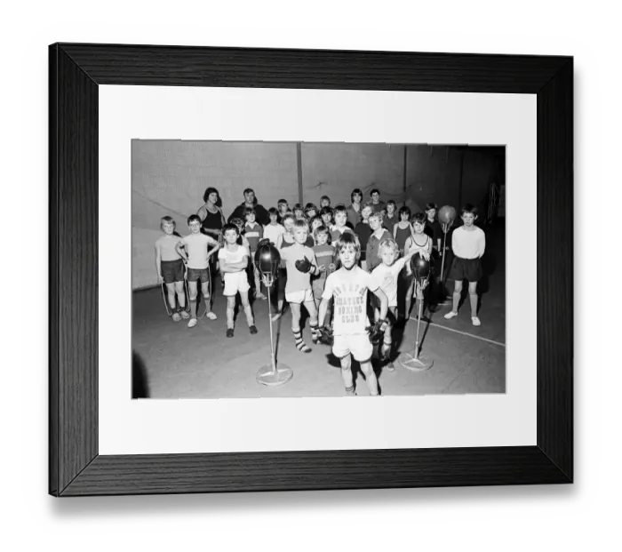 Framed Print : Stockton Amateur Boxing Club, Stockton, County Durham, North East England, 1975 Framed Print : Stockton Amateur Boxing Club, Stockton, County Durham, North East England, 1975