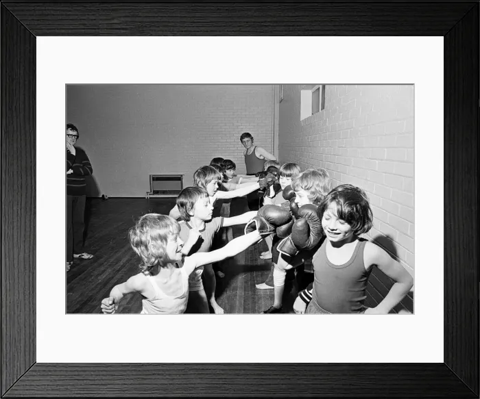Framed Print : Boxing Club, Teesside, North East England, 1975 Framed Print : Boxing Club, Teesside, North East England, 1975