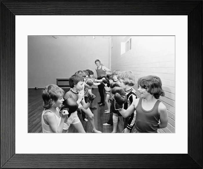 Framed Print : Boxing Club, Teesside, North East England, 1975 Framed Print : Boxing Club, Teesside, North East England, 1975