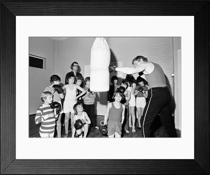 Framed Print : Boxing Club, Teesside, North East England, 1975 Framed Print : Boxing Club, Teesside, North East England, 1975