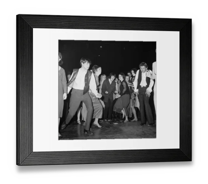 Framed Print : Ready Steady Go - Teenage TV pop music and dancing show on ATV TV from 1963-1966