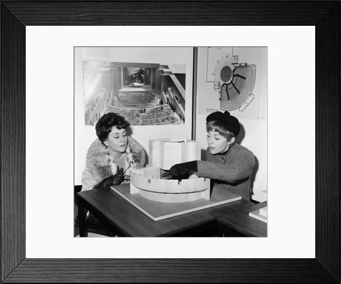 Framed Print : Members of the National Theatre Company this afternoon visited the exhibition Framed Print : Members of the National Theatre Company this afternoon visited the exhibition
