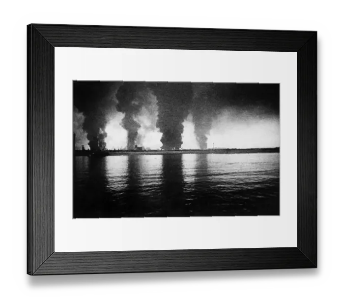 Framed Print : The Dunkirk evacuation, the evacuation of Allied soldiers from the beaches