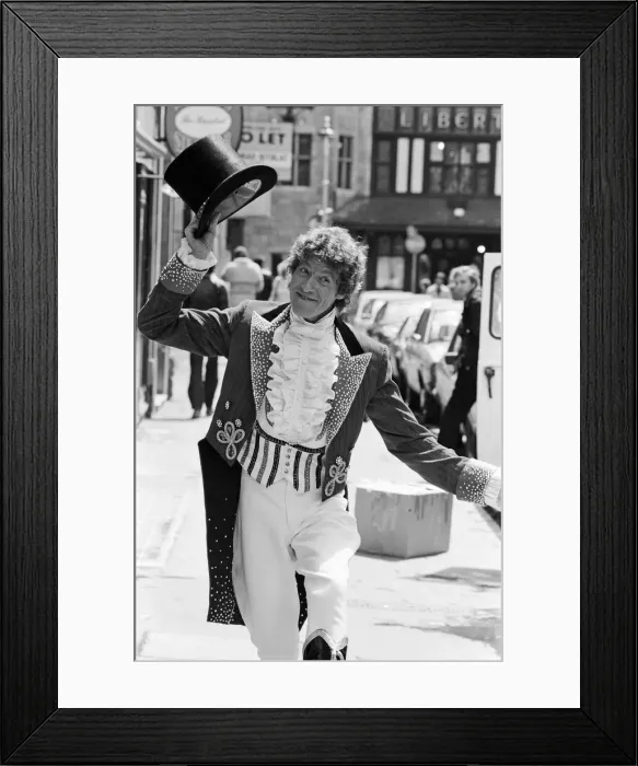 Framed Print : Actor Michael Crawford in character for the musical hit Barnum. 22nd May 1981