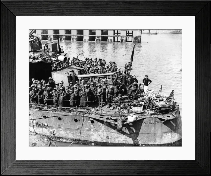 Framed Print : The Dunkirk evacuation, the evacuation of Allied soldiers from the beaches Framed Print : The Dunkirk evacuation, the evacuation of Allied soldiers from the beaches