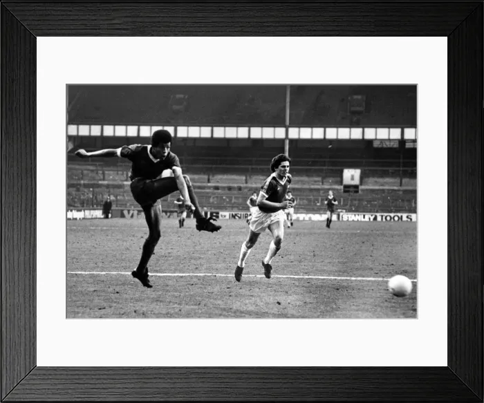 Framed Print : Howard Gayle, blasts in a great shot, only to be thwarted by the Everton goalkeeper Framed Print : Howard Gayle, blasts in a great shot, only to be thwarted by the Everton goalkeeper