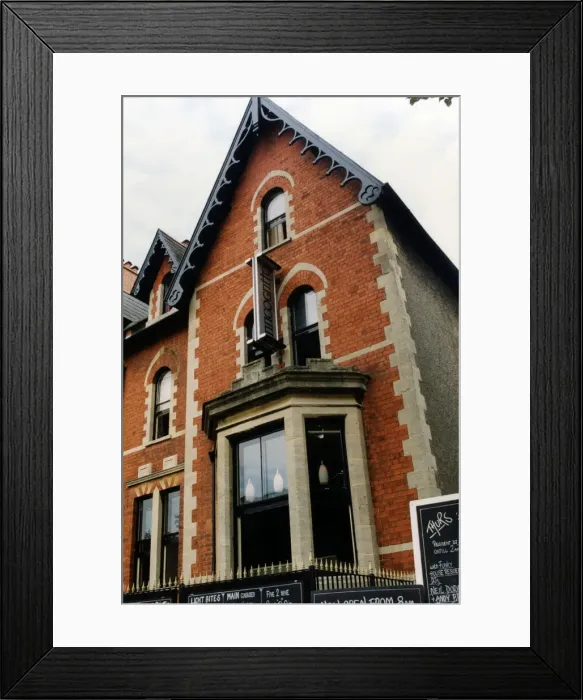 Framed Print : Inncognito Pub, Cardiff, Wales, Circa 1999 Framed Print : Inncognito Pub, Cardiff, Wales, Circa 1999